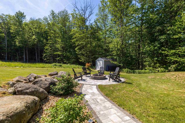 877 River Road, Weare, NH 03281