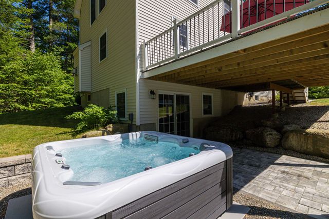 877 River Road, Weare, NH 03281