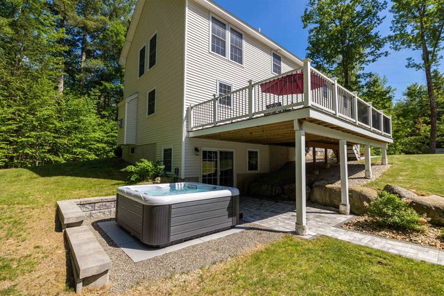 877 River Road, Weare, NH 03281