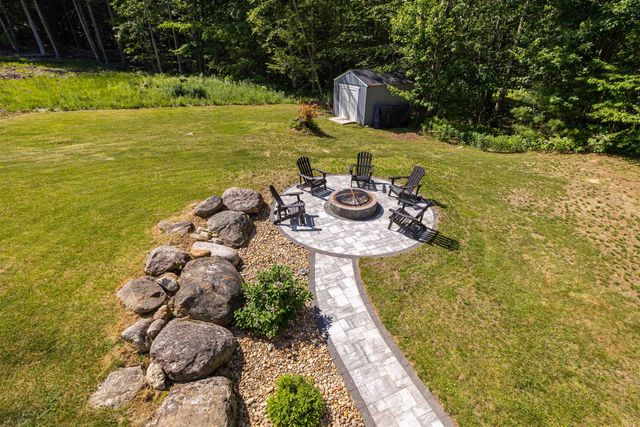 877 River Road, Weare, NH 03281