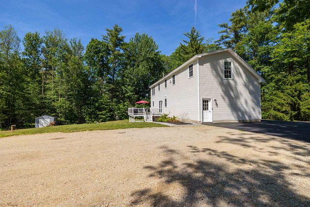 877 River Road, Weare, NH 03281