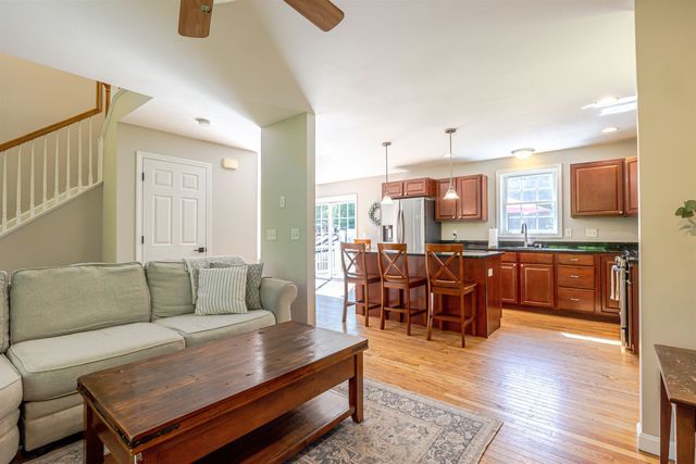 877 River Road, Weare, NH 03281