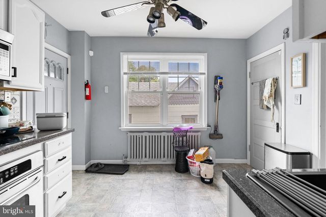 23 W KNOWLES AVE, Glenolden, PA 19036