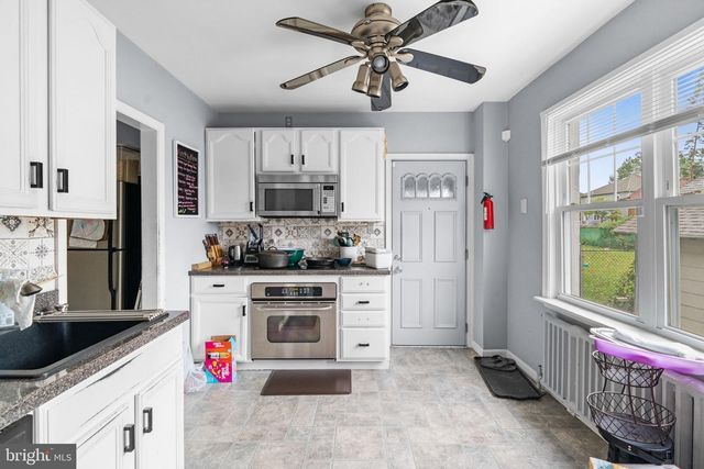 23 W KNOWLES AVE, Glenolden, PA 19036