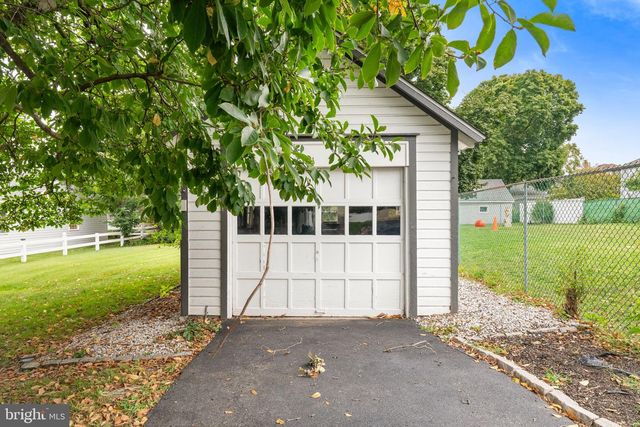 23 W KNOWLES AVE, Glenolden, PA 19036