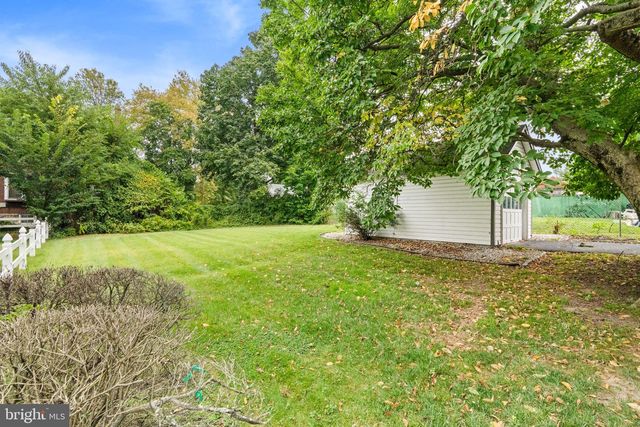 23 W KNOWLES AVE, Glenolden, PA 19036