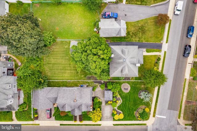 23 W KNOWLES AVE, Glenolden, PA 19036