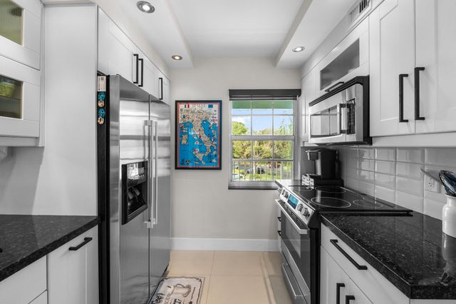 806 Cypress Grove Lane 305, Pompano Beach, FL 33069