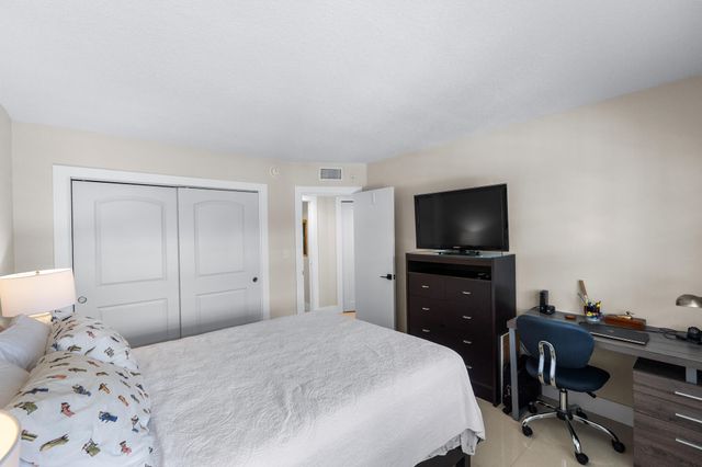 806 Cypress Grove Lane 305, Pompano Beach, FL 33069