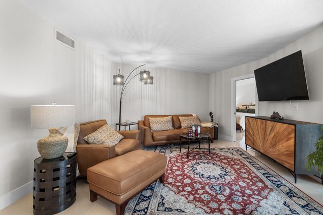 806 Cypress Grove Lane 305, Pompano Beach, FL 33069