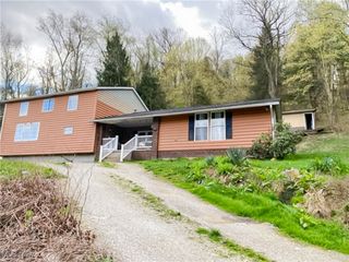 56612 Mcgee Road, Shadyside, OH 43947