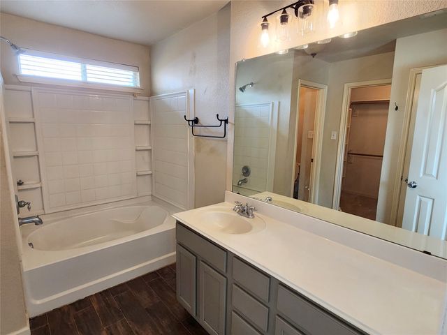 1605 Cardinal Way, Aubrey, TX 76227