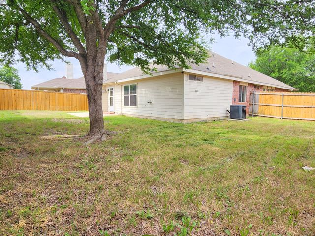 1605 Cardinal Way, Aubrey, TX 76227