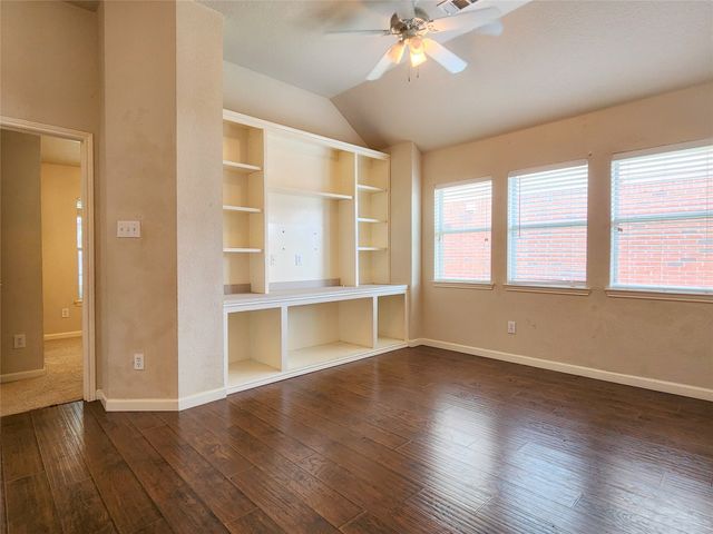 1605 Cardinal Way, Aubrey, TX 76227