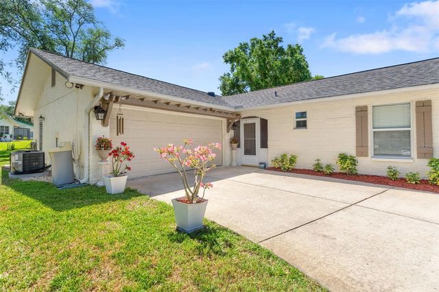 10520 SPRINGWOOD DRIVE, Port Richey, FL 34668