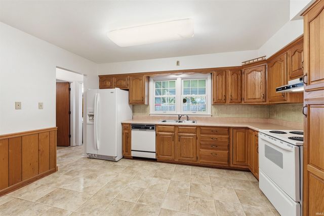 2811 Trent Drive, Fort Wayne, IN 46815