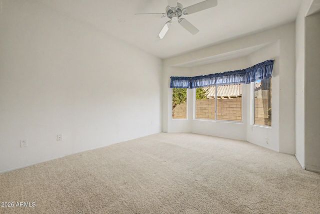 13621 W RAVENSWOOD Drive, Sun City West, AZ 85375