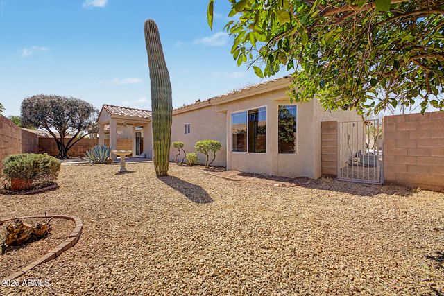 13621 W RAVENSWOOD Drive, Sun City West, AZ 85375