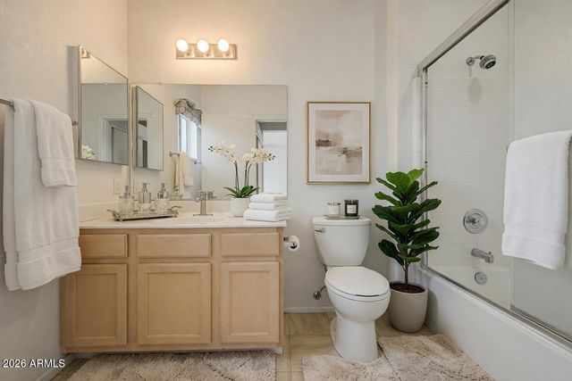 13621 W RAVENSWOOD Drive, Sun City West, AZ 85375