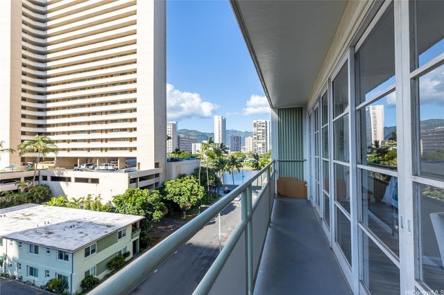 445 Kaiolu Street 604, Honolulu, HI 96815