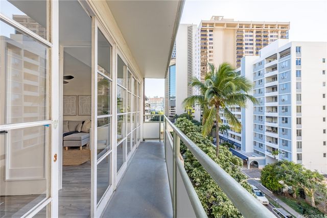 445 Kaiolu Street 604, Honolulu, HI 96815