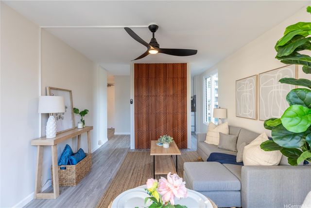 445 Kaiolu Street 604, Honolulu, HI 96815
