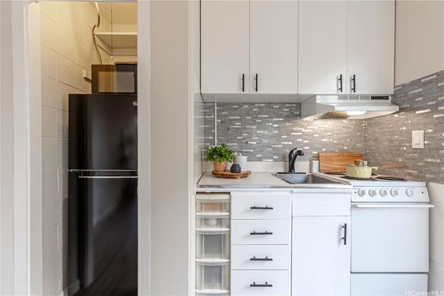 445 Kaiolu Street 604, Honolulu, HI 96815