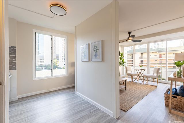445 Kaiolu Street 604, Honolulu, HI 96815