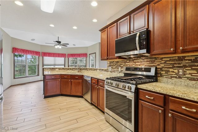 12235 Cantburg Avenue NW, Uniontown, OH 44685