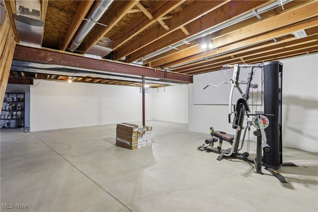 12235 Cantburg Avenue NW, Uniontown, OH 44685