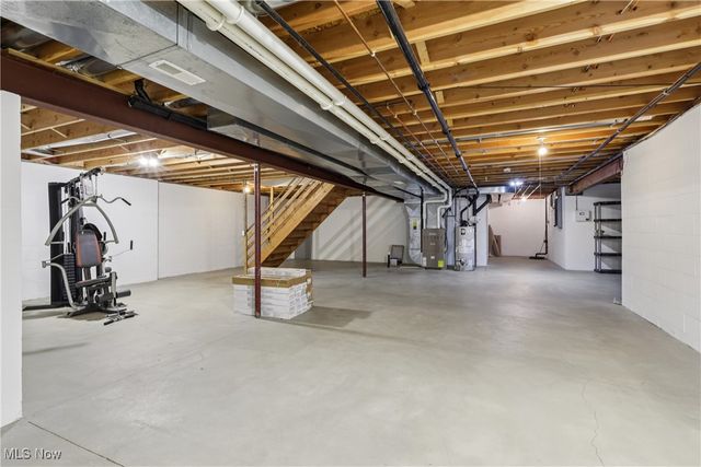 12235 Cantburg Avenue NW, Uniontown, OH 44685