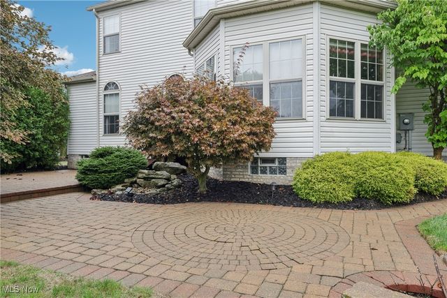 12235 Cantburg Avenue NW, Uniontown, OH 44685