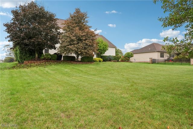 12235 Cantburg Avenue NW, Uniontown, OH 44685
