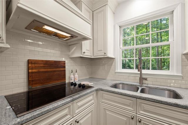 250 Spring Creek Road, Roswell, GA 30075