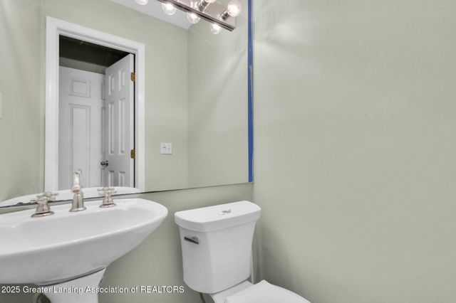 6238 Beechfield Drive, Lansing, MI 48911