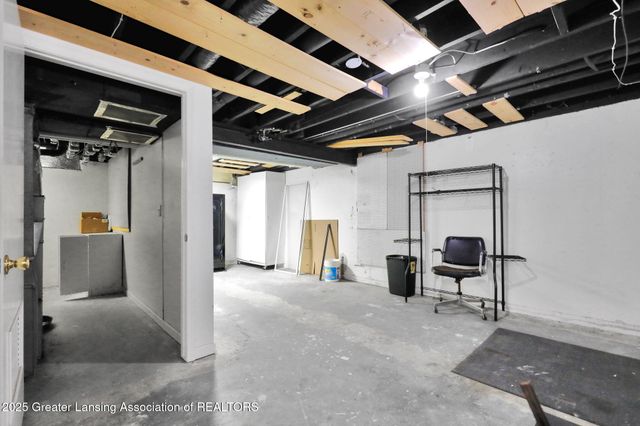 6238 Beechfield Drive, Lansing, MI 48911