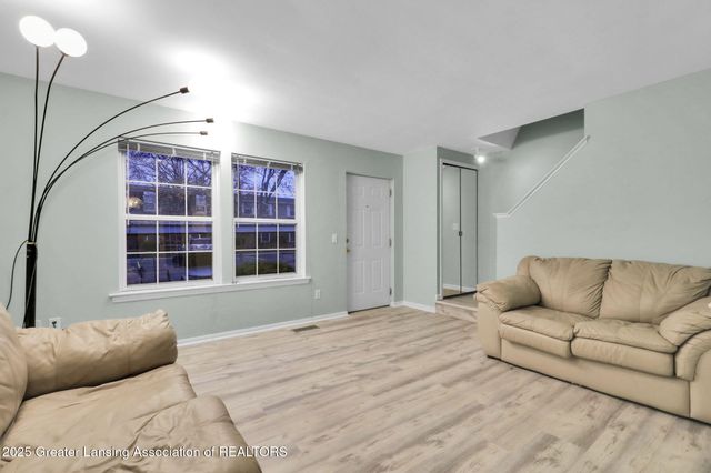 6238 Beechfield Drive, Lansing, MI 48911