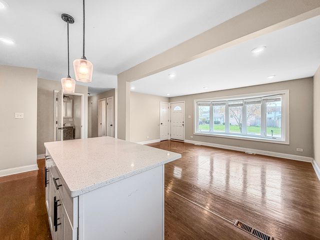 7241 Beloit Avenue, Bridgeview, IL 60455