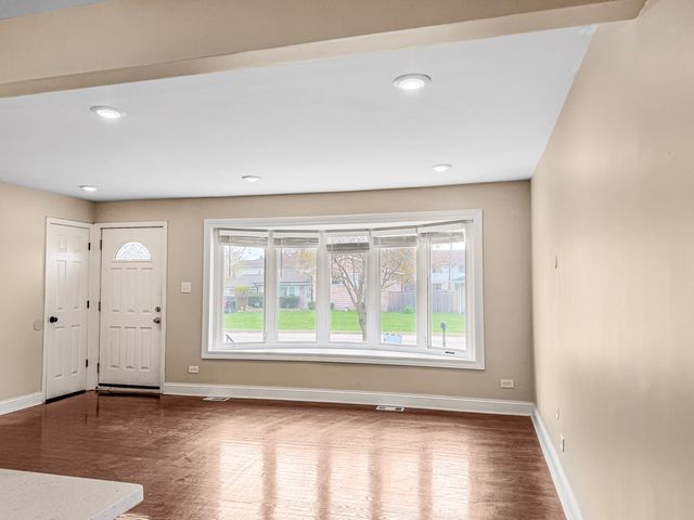 7241 Beloit Avenue, Bridgeview, IL 60455