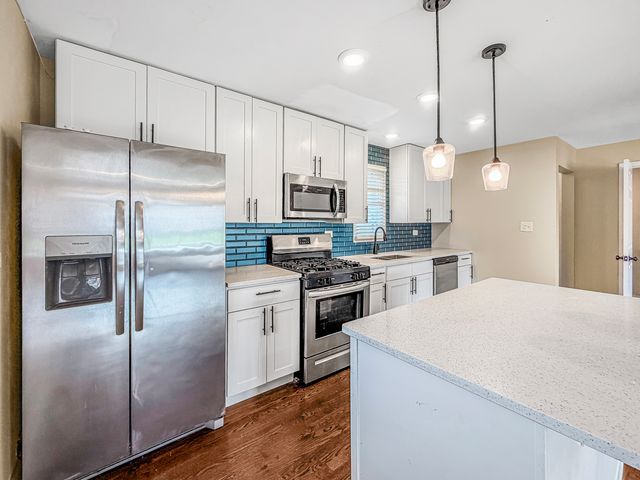 7241 Beloit Avenue, Bridgeview, IL 60455