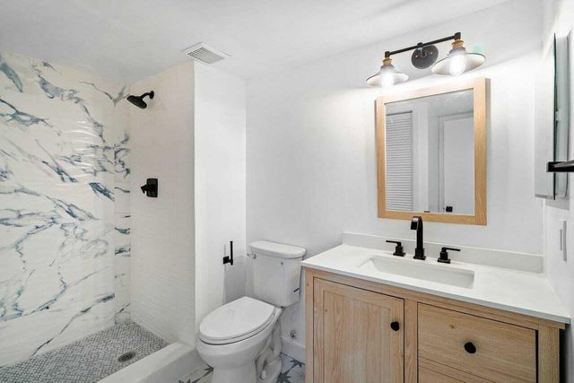 341 Lakeview Drive 203, Weston, FL 33326