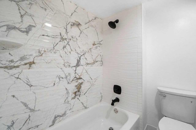 341 Lakeview Drive 203, Weston, FL 33326