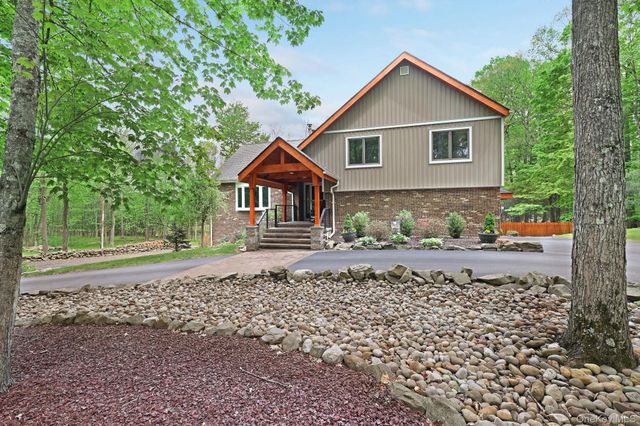 90 M And M Road, Middletown, NY 10940