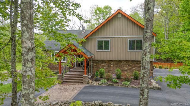 90 M And M Road, Middletown, NY 10940