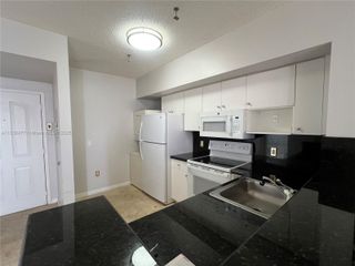 5085 NW 7th St 1507, Miami, FL 33126