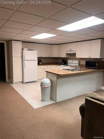800 Saint Johns Boulevard, Lincoln Park, MI 48146