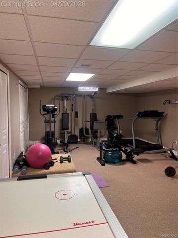 800 Saint Johns Boulevard, Lincoln Park, MI 48146