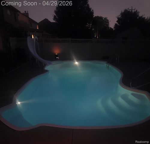 800 Saint Johns Boulevard, Lincoln Park, MI 48146