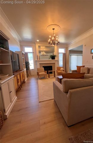 800 Saint Johns Boulevard, Lincoln Park, MI 48146