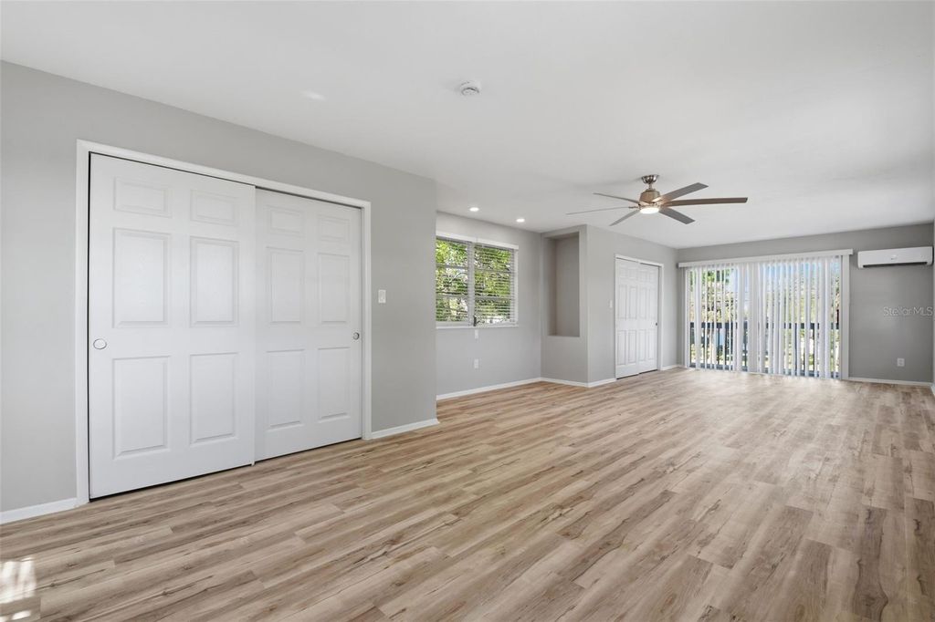 Image 47 of property listing at 405 SHORE DRIVE E, Oldsmar, FL 34677